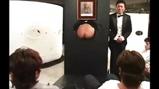 Sale saleté blonde plantureuse se fait gangbanger video de sexe gratuit extrait par trois mecs dans le garage