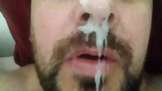 La poupée lusty Morgan Moon provoque sa chatte avec les doigts tout en se faisant baiser analement video sexe gratuit 100