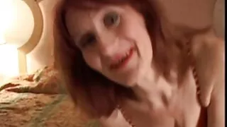 Brune video porno gratuit coqnu mince aux longues jambes chevauche une énorme bite face à face