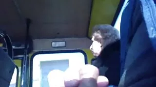 La brune au tempérament chaud Gracie attache la bite avec une cravate et la chevauche comme une affamée de free porn sex gratuit sexe