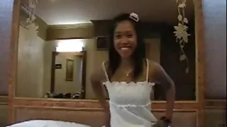 La fille asiatique chaude et sexy video x amateur gratuit Nozomi Onuki souffle une grosse bite noire