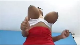 Une lesbienne russe fascinante mange la délicieuse chatte sexe gratuit video d'une autre salope