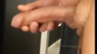 Samantha Sin, une video gay hot gratuite tête noire aux gros seins, perce sa chatte avec un jouet sexuel rouge