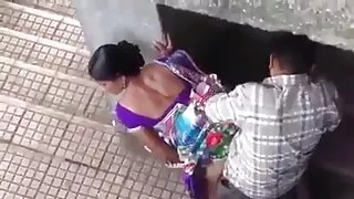 Petite video mature gratuit amie à la recherche douce est baisée dans la pose missionnaire par derrière