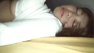 une bombasse brune video sexe amateur francaise huilée se fait baiser la CHATTE rose en levrette
