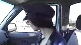Brune mince aux seins doux aime sucer une video tukif amateur bite et lécher des couilles
