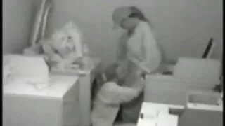 Maman japonaise juteuse Asuka Mimi montre voir video gay gratuite sa chatte poilue et enflée