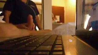 Une blonde audacieuse filme porno gratis in public se fait baiser dans son anus et en position de levrette