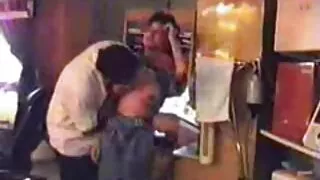 La fille érotique video x gratuit amateur Annabella se masturbe avec un énorme jouet sexuel à l'extérieur