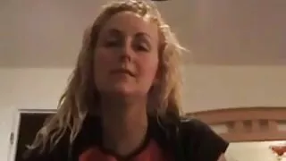 Femme au foyer excitée en bas Zara masturbe sa chatte affamée de tukif adulte sexe