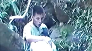 Charmante secrétaire brune aux cheveux longs extrait video sexe amateur gratuit se masturbe avec un gode au bureau
