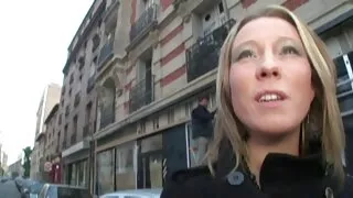 Une vieille lesbienne bouclée baise la video gratuite erotique chatte d'une adolescente avec un gode rose