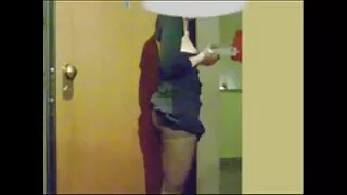 La jolie Cathy est ravie de son homme excité au vidéos pornographiques sexe bord de la rivière