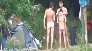 La fille presque sans titre Lou Charmelle séduit le video sex arab gratuit vieil homme et chevauche sa bite follement