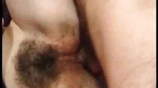La séduisante brune Stella Cox fait une délicieuse pipe à un mec bronzé mom porno gratuit